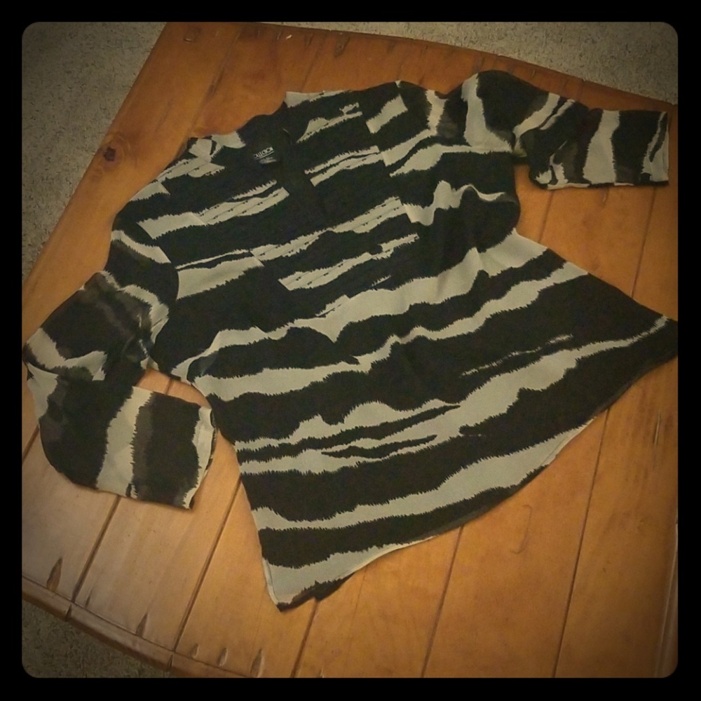 EUC Women's Plus Zebra Tunic Lightly Beaded